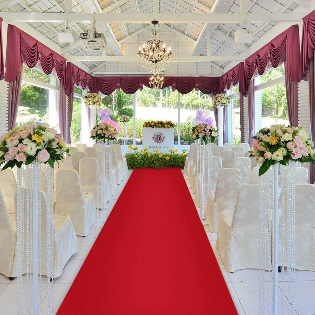 red wedding enent carpet